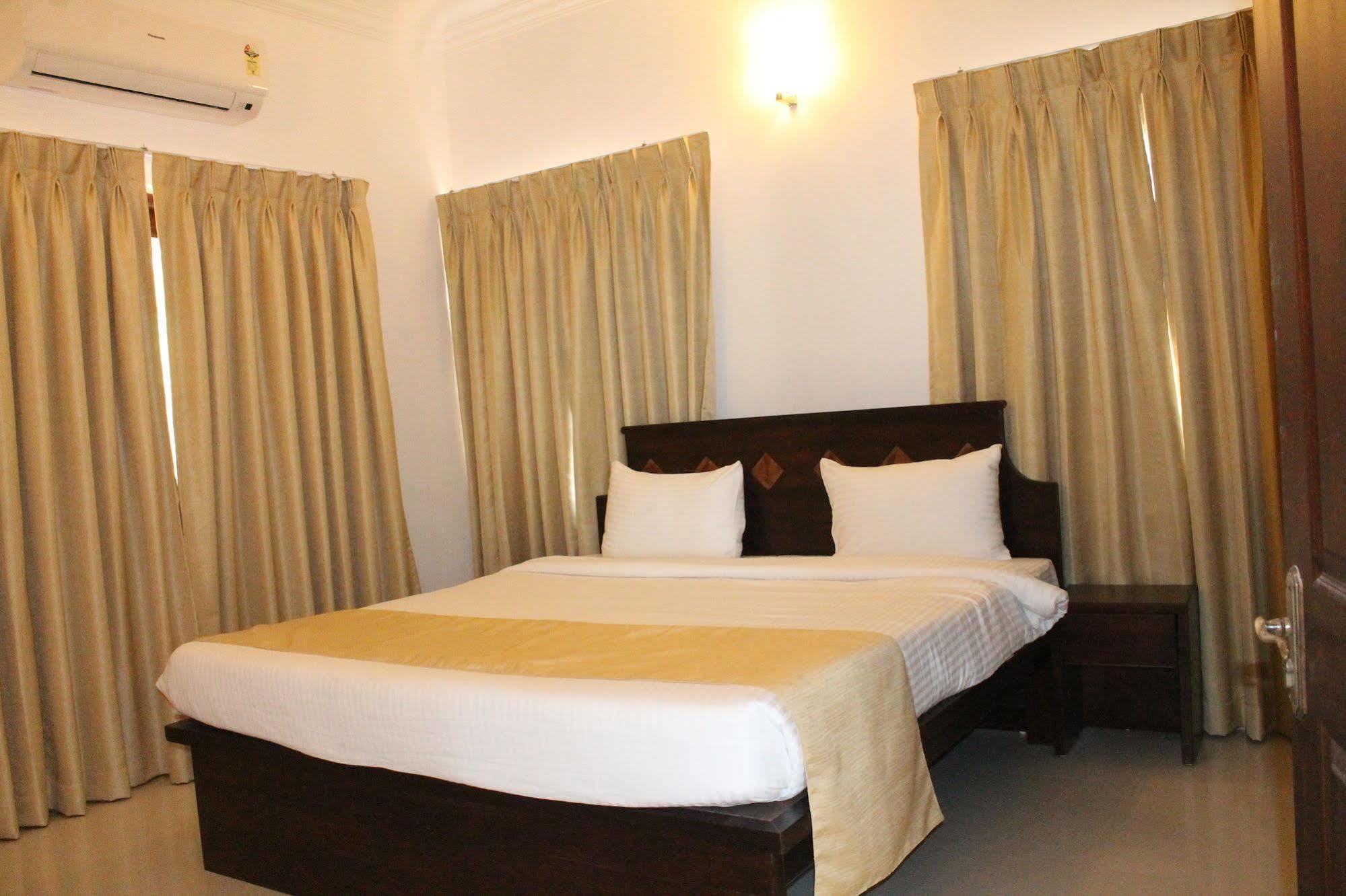 Pinto Rosario Square Resort Ucassaim Ngoại thất bức ảnh