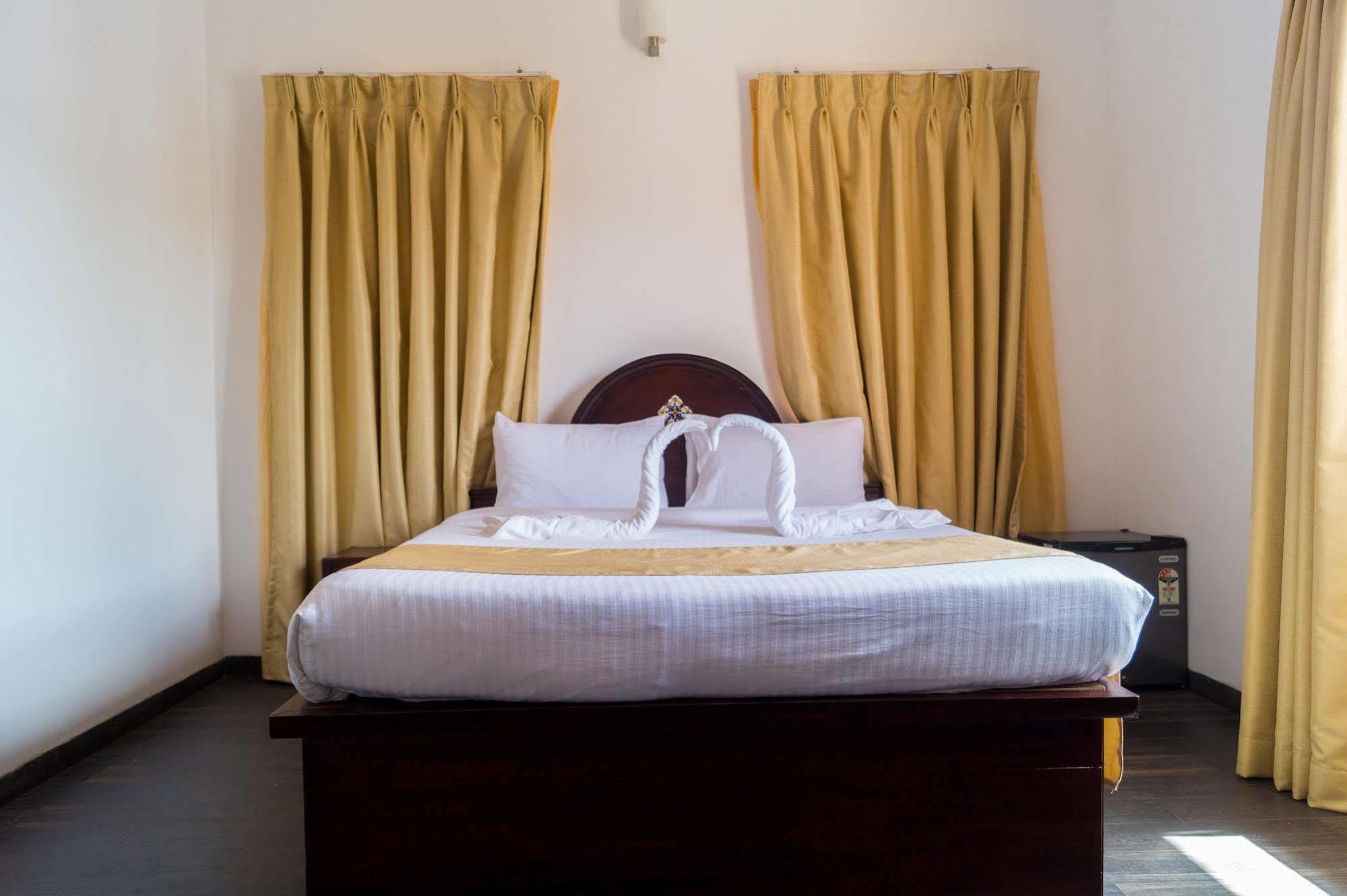 Pinto Rosario Square Resort Ucassaim Ngoại thất bức ảnh